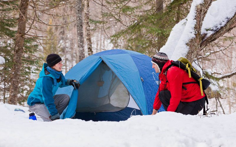 Comment faire du camping et de la randonnée en Hiver