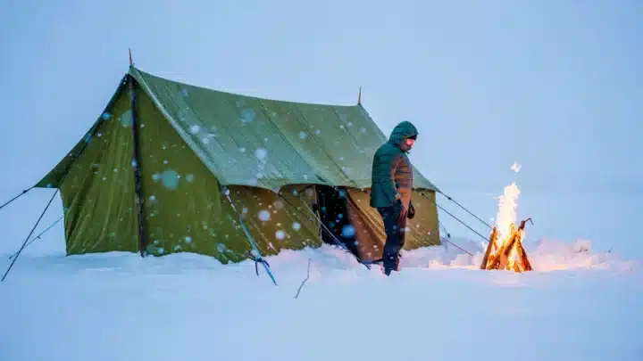 Le secret des pros pour camper en tente cet hiver sans souffrir du froid !