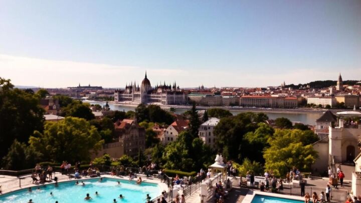 Meilleures activités à Budapest : que visiter entre Parlement, Bains Széchenyi et Bastion des Pêcheurs ?